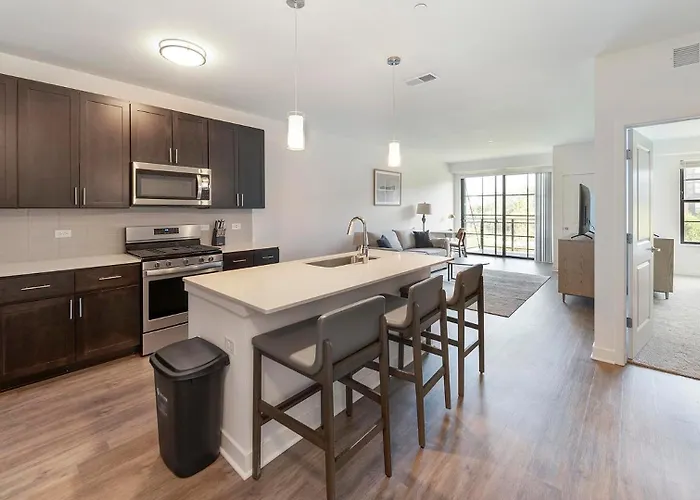 Landing Chic 1Bd Yoga Studio Gym Schaumburg