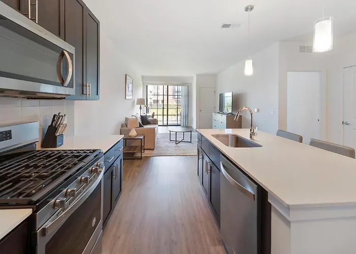 Landing Stunning 1Bd Pool Clubhouse Apartment *