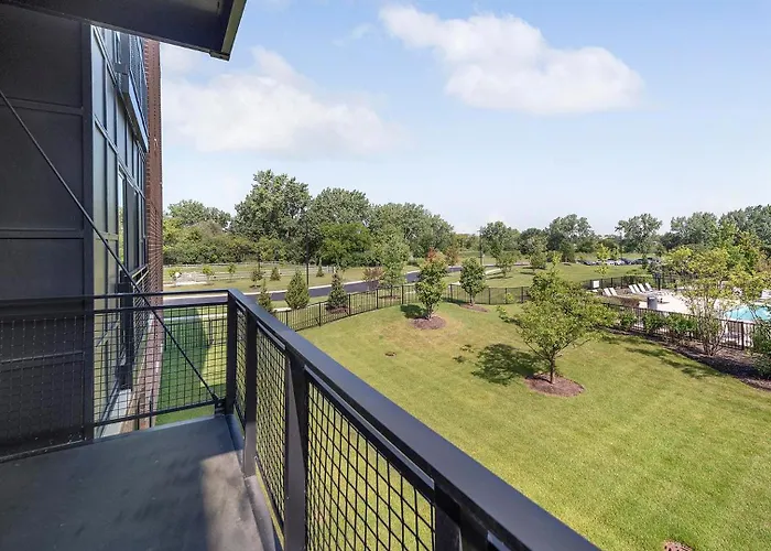 Landing Stunning 1Bd Pool Clubhouse