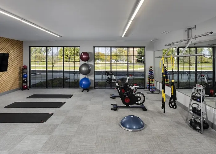 Landing Chic 1Bd Yoga Studio Gym * Schaumburg