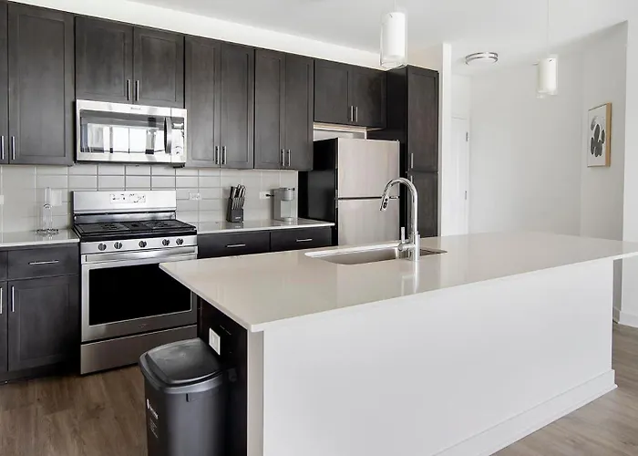 Landing Stunning 1Bd Pool Clubhouse