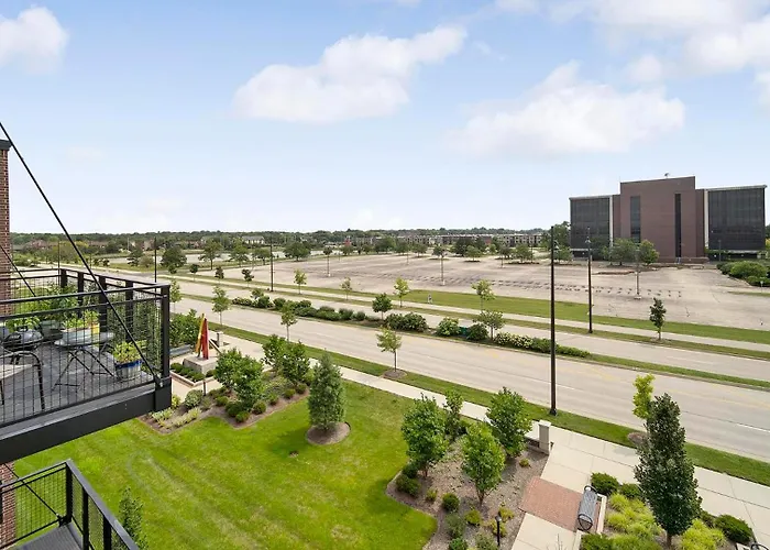 Landing Stunning 1Bd Pool Clubhouse Apartment