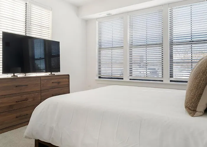 Landing Stunning 1Bd Pool Clubhouse * Schaumburg